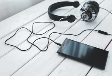 全队身价仅有1亿！这支法甲平民球队，竟能力压大巴黎强势领跑！